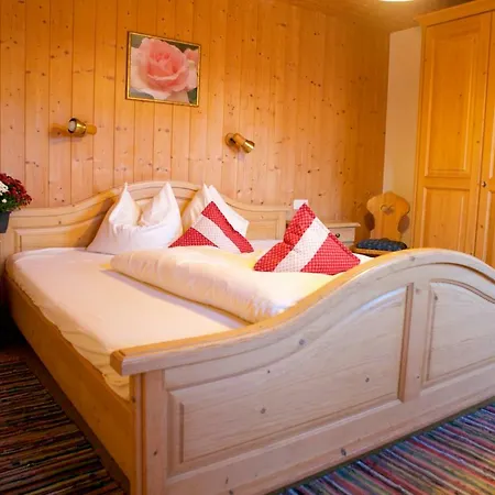 Stroblhof Apartment *